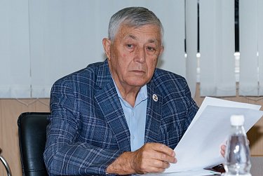 До 16 вход закрыт